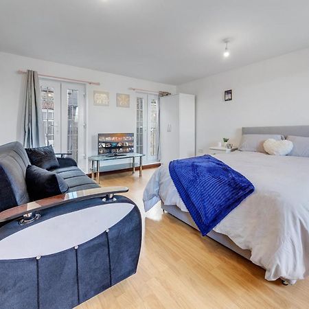 Cozy 1 Bed/Sleep 3/ London Appartement Buitenkant foto