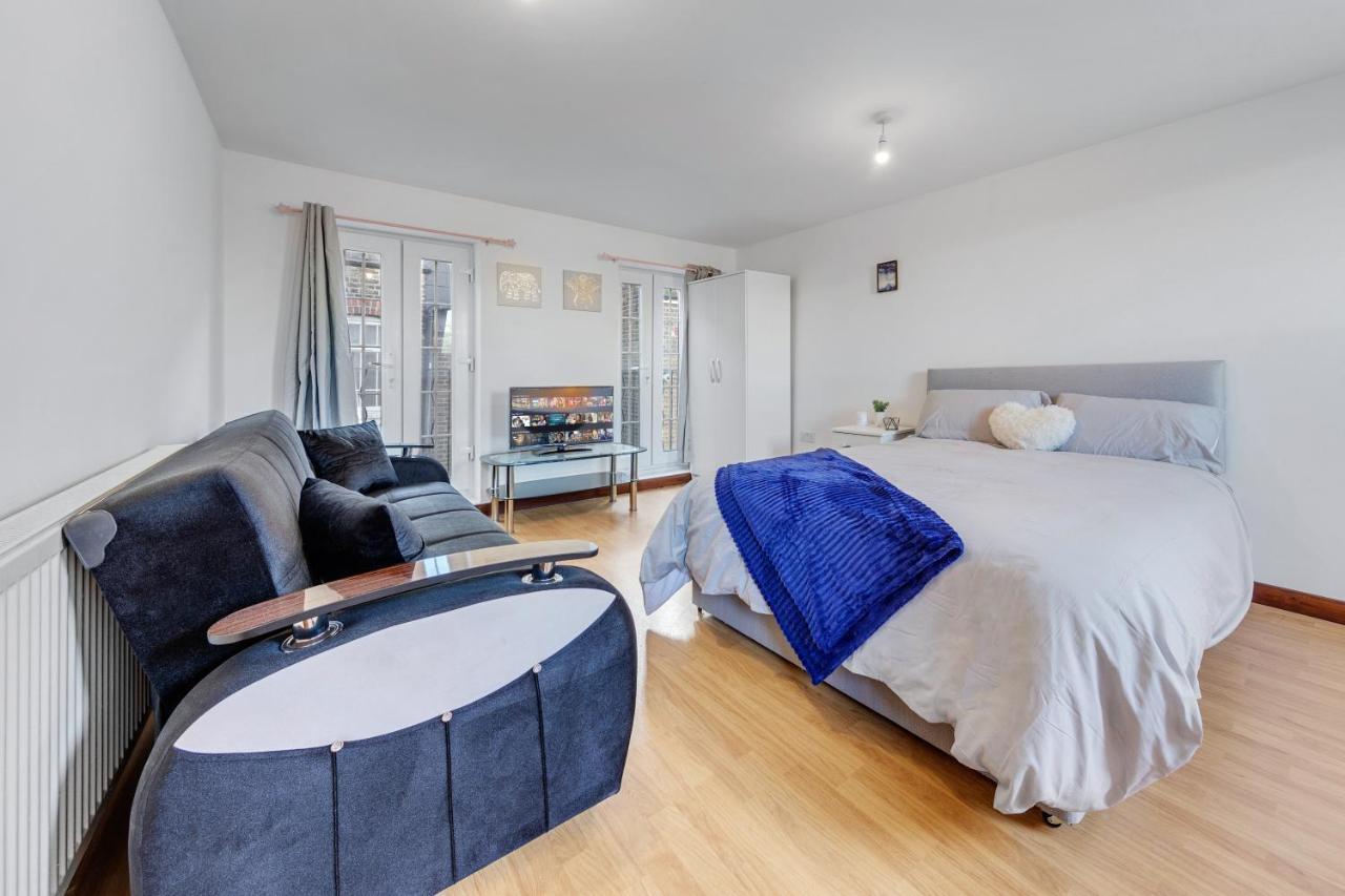 Cozy 1 Bed/Sleep 3/ London Appartement Buitenkant foto
